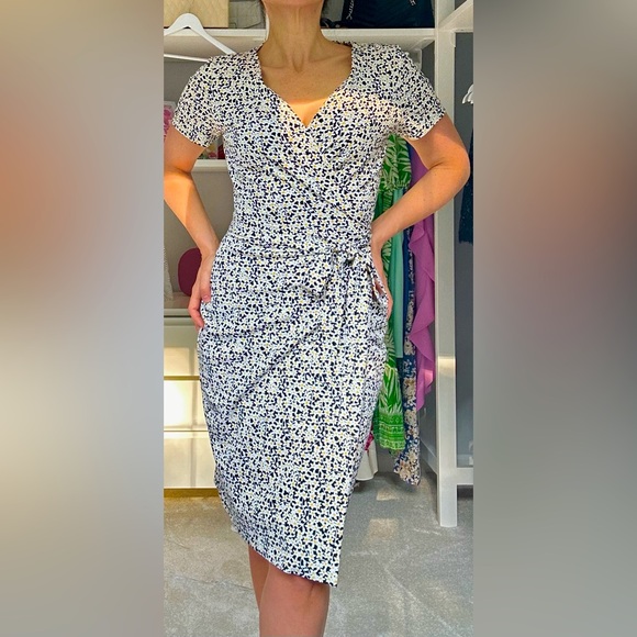 DVF Silk Cotton Blend White Daffodil 🌼 Classic Wrap Dress - Picture 3 of 9